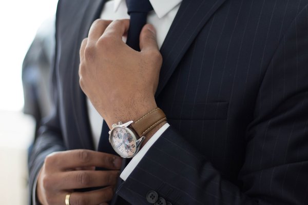 Épanouissement professionnel: Opportunités offertes par l'éducation des adultes et les formations continues